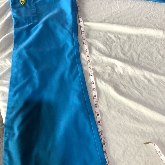 Set of medical scrubs - Picture 7 of 7